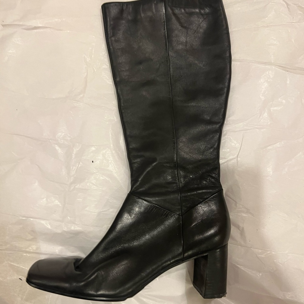 Nine West boots in good condition, square toe